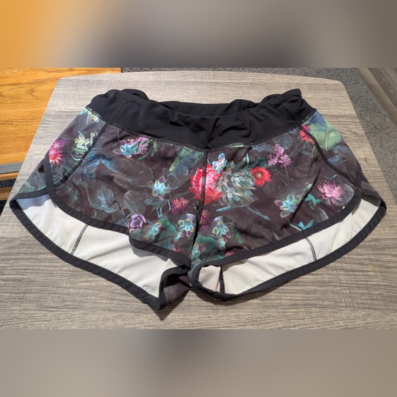Lululemon Speed Up Shorts For Women - Picture 3 of 5